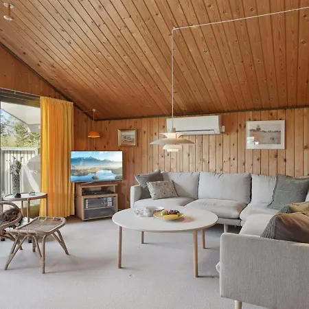 Holiday home Winter - 500m From The Sea In Ne Jutland By Interhome *